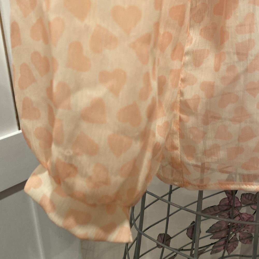 Heart blouse 🩷 - Picture 3 of 6